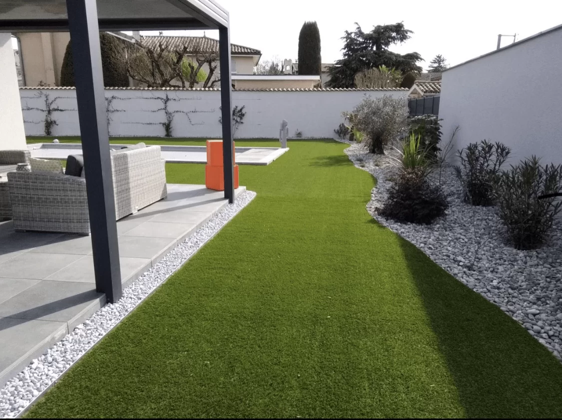 gazon-artificiel-espace-vert-six-four-les-plages_6a044b04cfb06.webp
